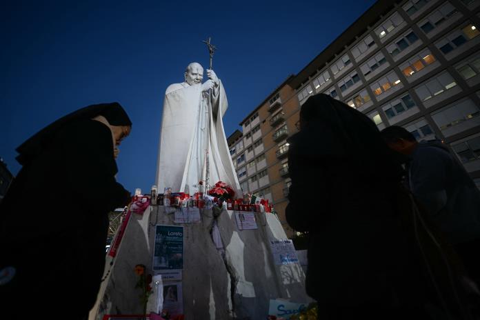 El papa Francisco sufrió dos episodios de insuficiencia respiratoria aguda