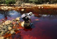 Un río sin vida alimenta temores tras retorno de la minería a El Salvador