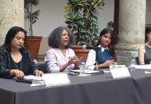 Invitan a las mujeres a practicar una política radical y asumirse como feministas