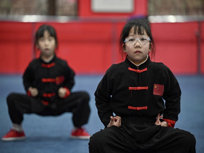 Grupo femenino de kung fu le da un nuevo giro a un antiguo arte chino