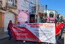 Docentes se manifiestan en Autlán contra la iniciativa de reforma a la Ley del ISSSTE