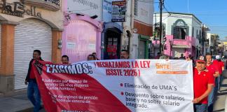 Docentes se manifiestan en Autlán contra la iniciativa de reforma a la Ley del ISSSTE