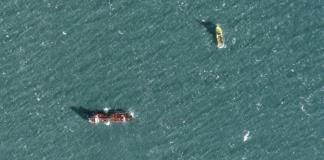 Gránulos de plástico en el agua y en el litoral tras la colisión en el mar del Norte