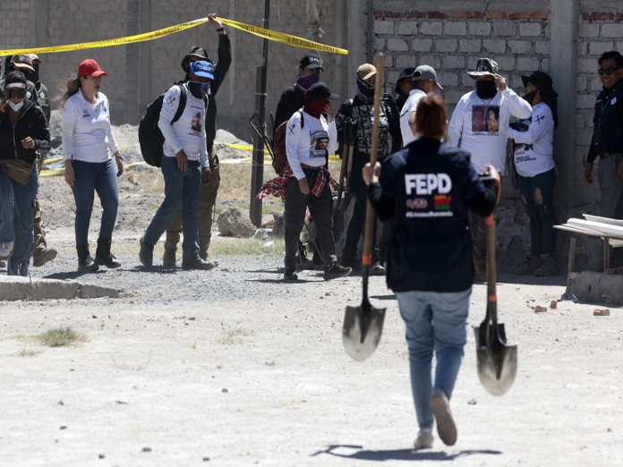 Fiscalía confirma hallazgo de restos humanos en Teuchitlán  y critica autoridades