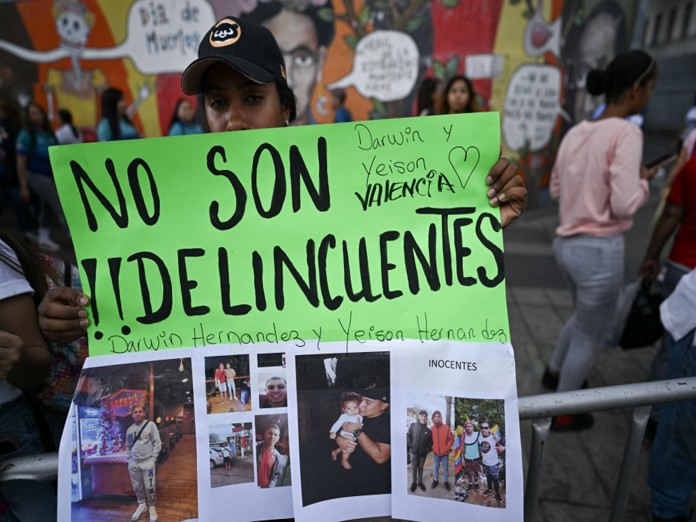 La pesadilla americana: la angustia por los venezolanos deportados por Trump a El Salvador