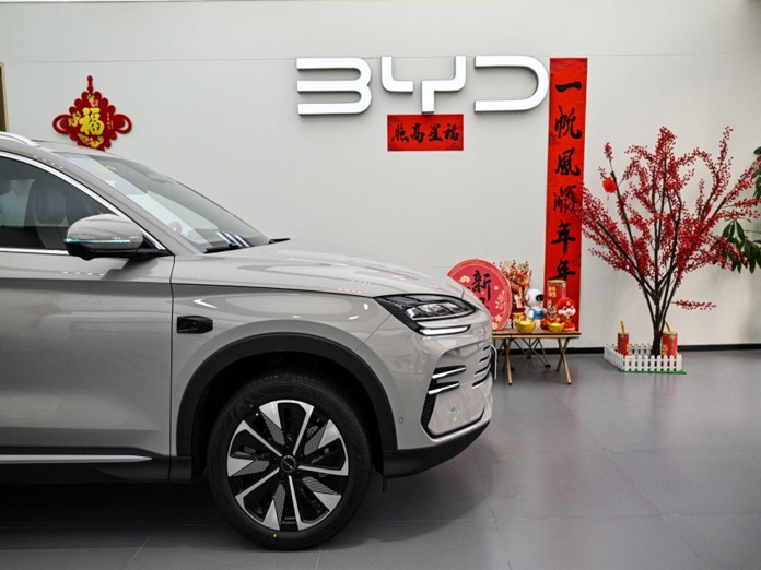 Sheinbaum afirma que la inversión de la automotriz china BYD en México nunca fue formal