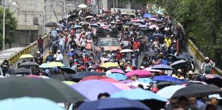 Protesta de maestros genera caos en el aeropuerto de Ciudad de México