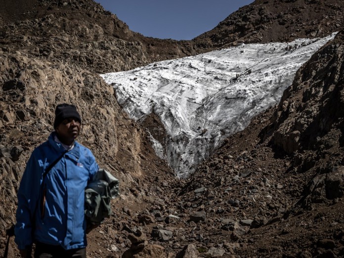 Los glaciares desaparecen en las cumbres del monte Kenia