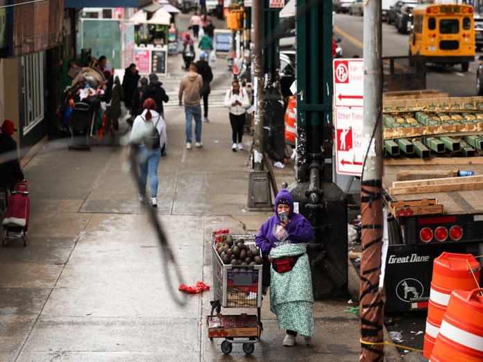 La gente tiene miedo, la economía de los migrantes se resiente por las políticas de Trump