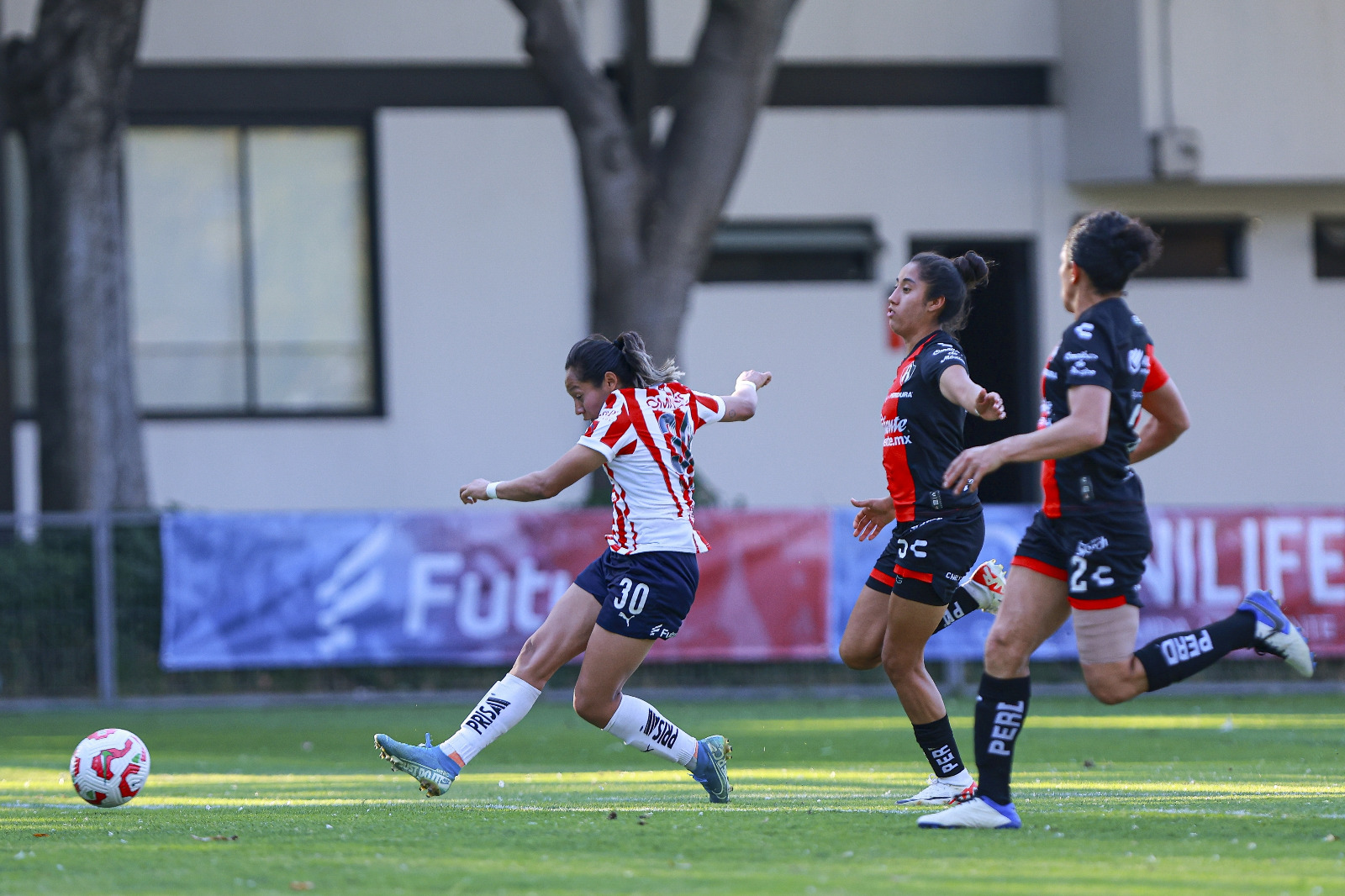 Chivas Femenil se lleva el clásico tapatío ante Atlas