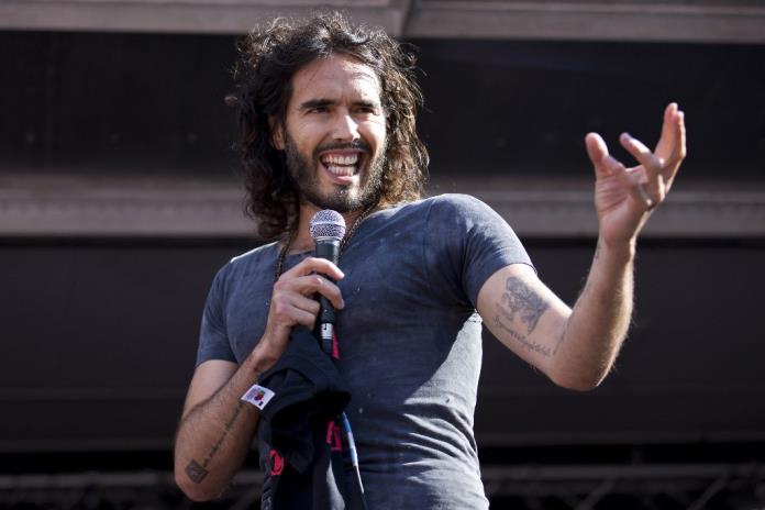 Acusado de violación el humorista y actor británico Russell Brand