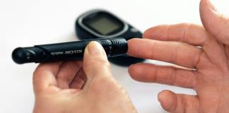 Salud Jalisco entrega sensores para detectar diabetes de manera gratuita