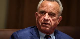 Robert Kennedy Jr. sugiere que 20 % de despidos en Departamento de Salud fueron por error