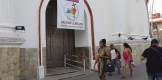 Migrantes suspenden tránsito a EE.UU. y viacrucis por inseguridad y políticas restrictivas