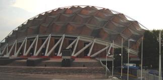 Falla estructural en el Palacio de los Deportes deja heridos durante show de Quevedo