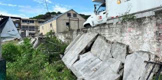 Un herido y paredes colapsadas por sismo de magnitud 6,3 en Ecuador