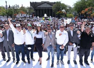 En el 1 de mayo, Lemus se compromete a mejorar prestaciones de burócratas de Jalisco