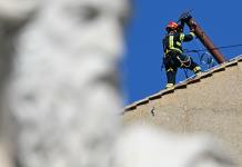 El Vaticano instala chimenea en la Capilla Sixtina para el cónclave