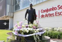 Con arreglo floral y película, rinden homenaje a la memoria de Raúl Padilla en su natalicio