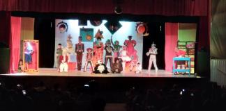 Con canciones de Cri-Cri la compañía Primer Acto adapta la obra de teatro infantil "La Muñeca Fea"