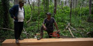 La pequeña guardia indígena que vigila el bosque amazónico en Perú