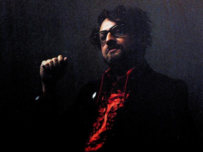 Entre vinilos, videoclips y giras; Mauro Conforti celebra su conexión con México y lanza “Esplendor”
