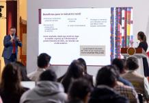 Ebrard presenta estrategia para proteger industrias acerera, textil y del calzado