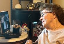 Dos mujeres de la Resistencia francesa reunidas 80 años después de la II Guerra Mundial