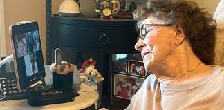 Dos mujeres de la Resistencia francesa reunidas 80 años después de la II Guerra Mundial