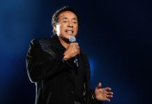 Cantante Smokey Robinson es demandado por cuatro exempleadas por ataque sexual