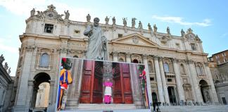 Cardenales se encierran en la Capilla Sixtina para elegir sucesor de Francisco