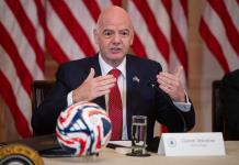 Infantino garantiza que las distancias o el césped no serán un problema de cara al Mundial