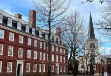 Miedo y orgullo en Harvard, que se atrinchera ante la guerra declarada por Trump