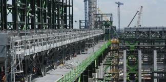 Sheinbaum dice que Pemex atiende derrame de 300 barriles de aceite por rotura de ducto