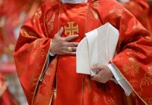 Fumata blanca en el Vaticano, hay un nuevo papa