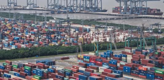 México reporta un superávit comercial de 606 millones de dólares en octubre