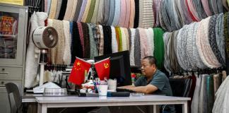 Los exportadores chinos de textiles esperan con ansiedad una reconciliación comercial con EEUU