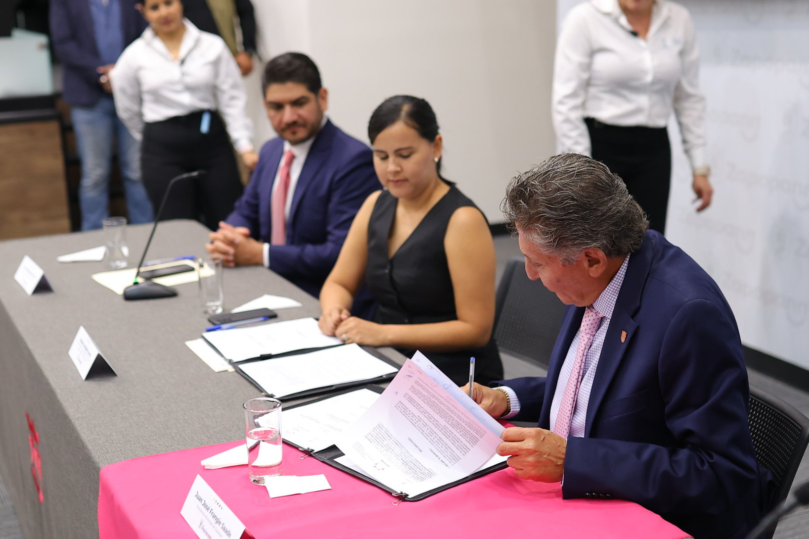 Zapopan y Cimtra firman convenio por la transparencia y la rendición de cuentas Zapopan y Cimtra firman convenio por la transparencia y la rendición de cuentas