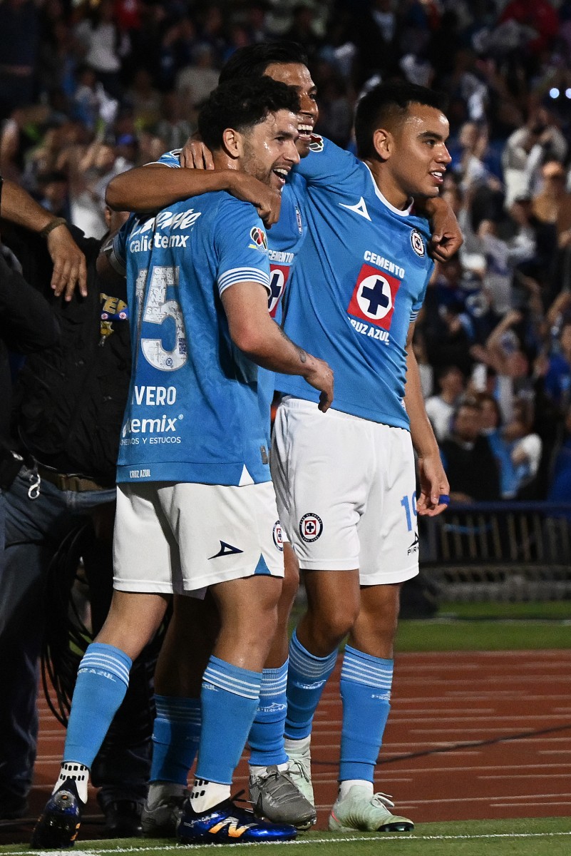 Ignacio Rivero, un capitán decisivo en el semifinalista Cruz Azul Ignacio Rivero, un capitán decisivo en el semifinalista Cruz Azul