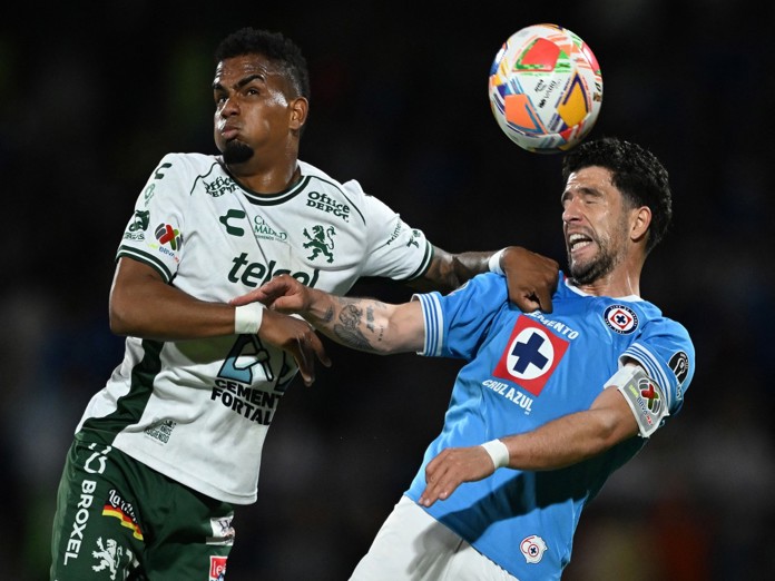 Ignacio Rivero, un capitán decisivo en el semifinalista Cruz Azul Ignacio Rivero, un capitán decisivo en el semifinalista Cruz Azul