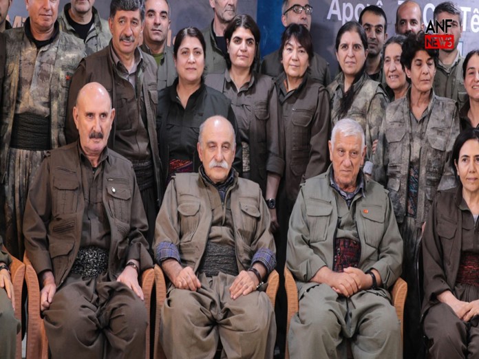 El PKK kurdo anuncia su disolución y el fin de la lucha armada contra el Estado turco El PKK kurdo anuncia su disolución y el fin de la lucha armada contra el Estado turco