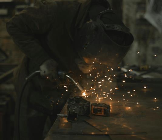 La producción industrial de México cae 0,7 % en el primer trimestre de 2025