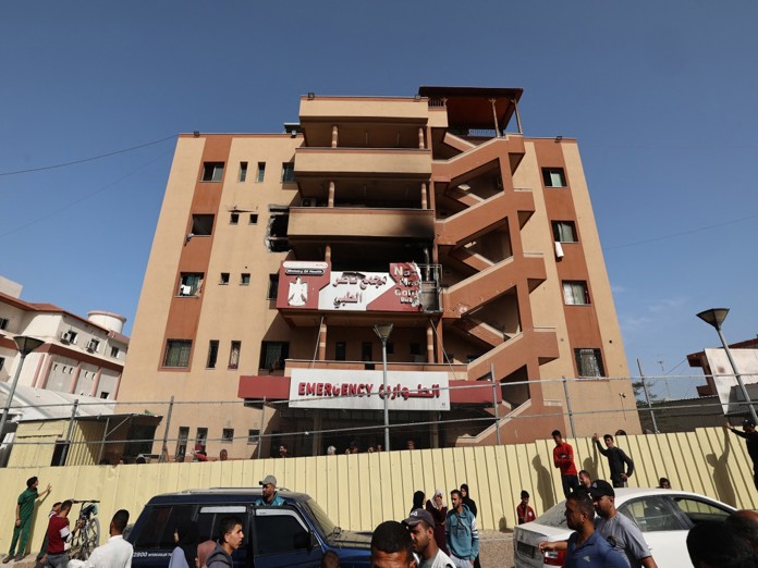 Israel bombardea un hospital en Gaza y Hamás reporta la muerte de un periodista ingresado Israel bombardea un hospital en Gaza y Hamás reporta la muerte de un periodista ingresado