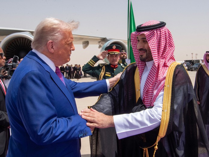 Trump inicia en Arabia Saudita una gira por el Golfo centrada en los acuerdos comerciales Trump inicia en Arabia Saudita una gira por el Golfo centrada en los acuerdos comerciales