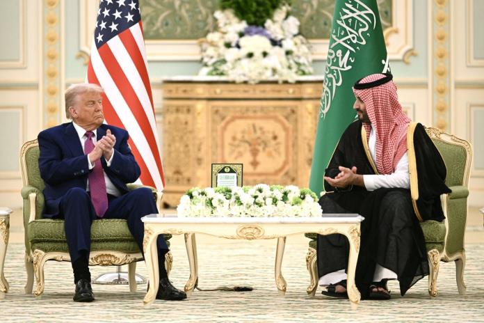 Trump inicia en Arabia Saudita una gira por el Golfo centrada en los acuerdos comerciales Trump inicia en Arabia Saudita una gira por el Golfo centrada en los acuerdos comerciales