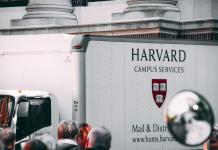 El gobierno de Trump recorta USD 450 millones de dólares más a Harvard