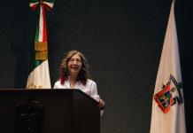 En su toma de protesta, Mara Robles urge a empresarios a combatir al crimen con buenos sueldos