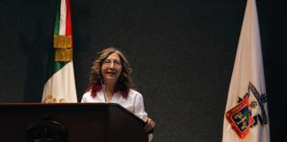En su toma de protesta, Mara Robles urge a empresarios a combatir al crimen con buenos sueldos