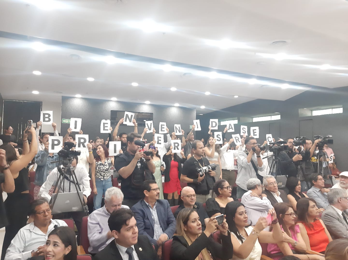 Rectora del CUCSH quiere un nuevo comienzo con más seguridad, diversión sana y salud mental Rectora del CUCSH quiere un nuevo comienzo con más seguridad, diversión sana y salud mental