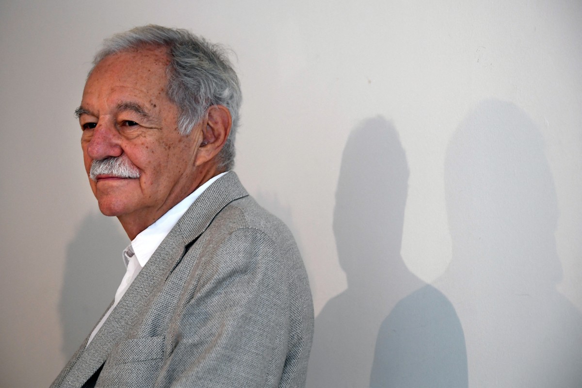 El Princesa de Asturias ensalza el universo humorístico del escritor español Eduardo Mendoza